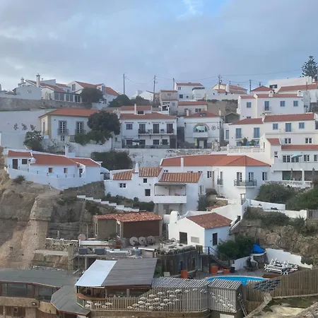 Azenhas Do Mar بيت للعطل